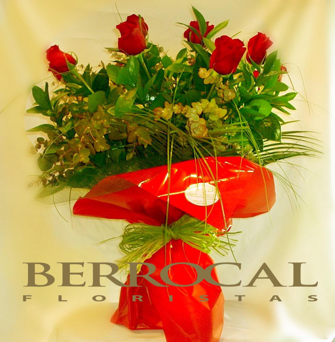RS-03 Ramo 12 rosas rojas. - Floristería en Marbella Berrocal flores a  domicilio.
